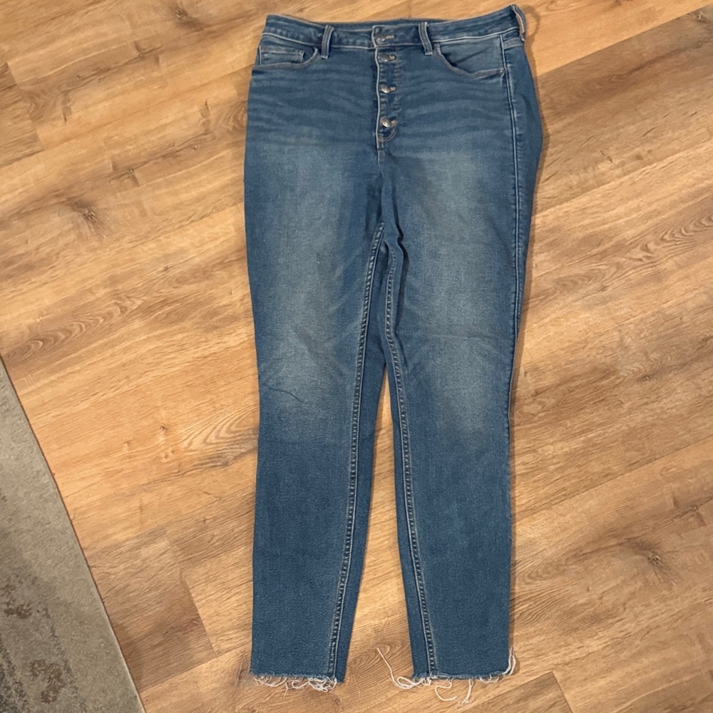 Old Navy Women's Cropped Blue Jeans